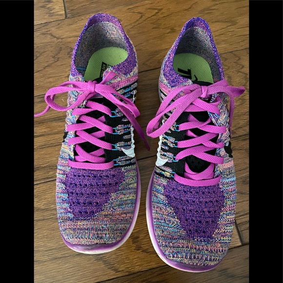 Nike Shoes - Nike Women Sneakers